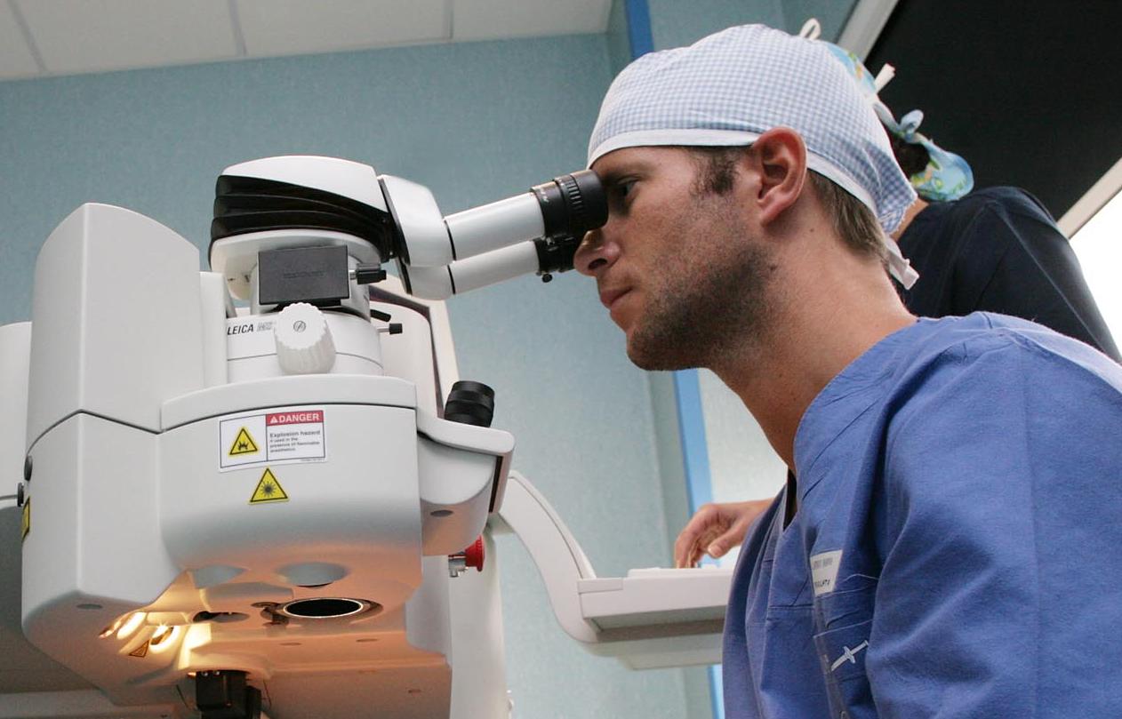 dr. Marco Tavolato, dirigente medico di 1° livello del centro oculistico San Paolo a Padova